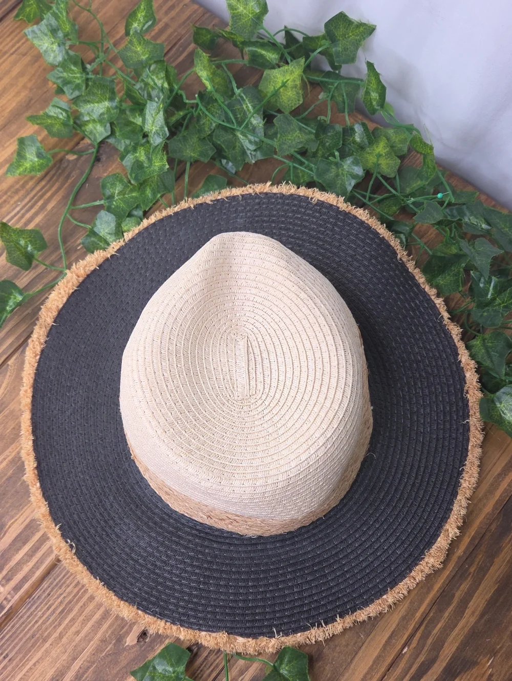 Steve Madden. Two-Tone Straw Sun Hat - Black and Natural